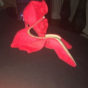 Never worn before. Heels were too small for me.